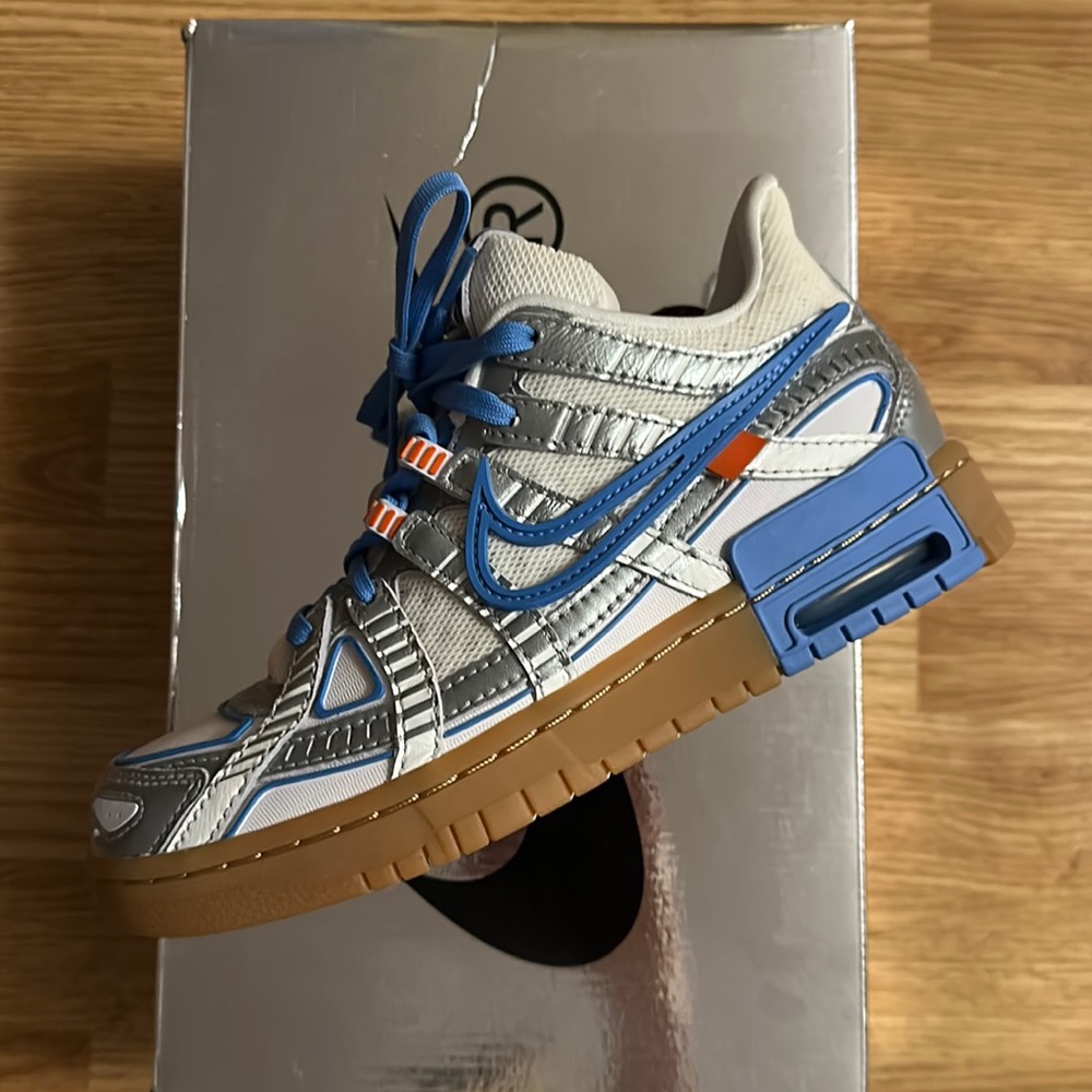 OFF-WHITE x NIKE Air Rubber Dunk Low